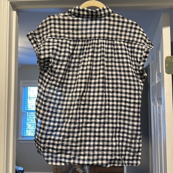 Old navy linen/cotton gingham navy/white short sleeve blouse size small - Picture 5 of 6
